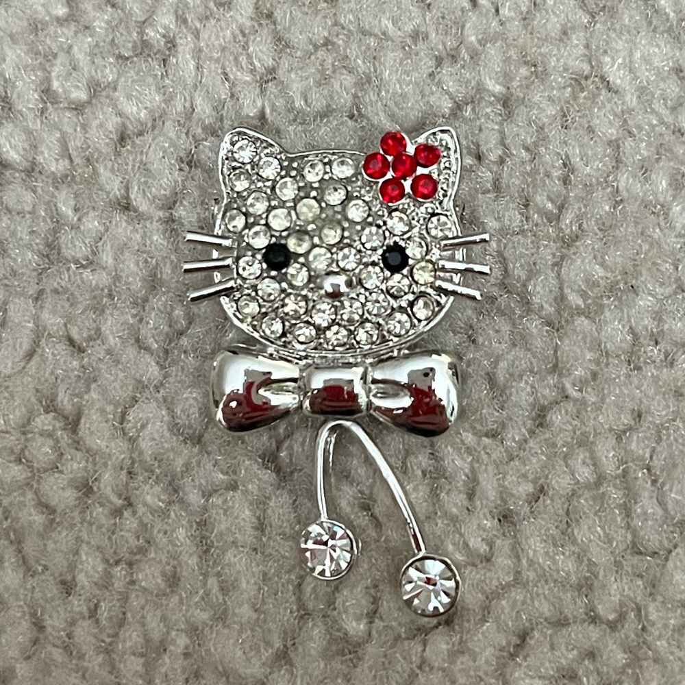 Silver Hello Kitty Pin